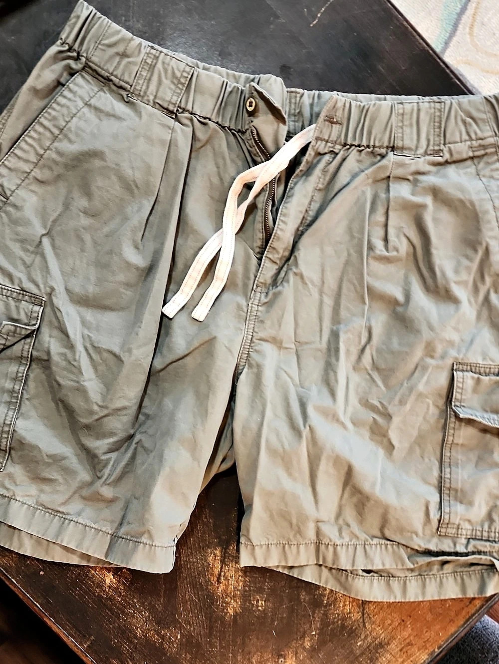 Tommy Bahama Survivor E-Waist Cargo Shorts XL Green